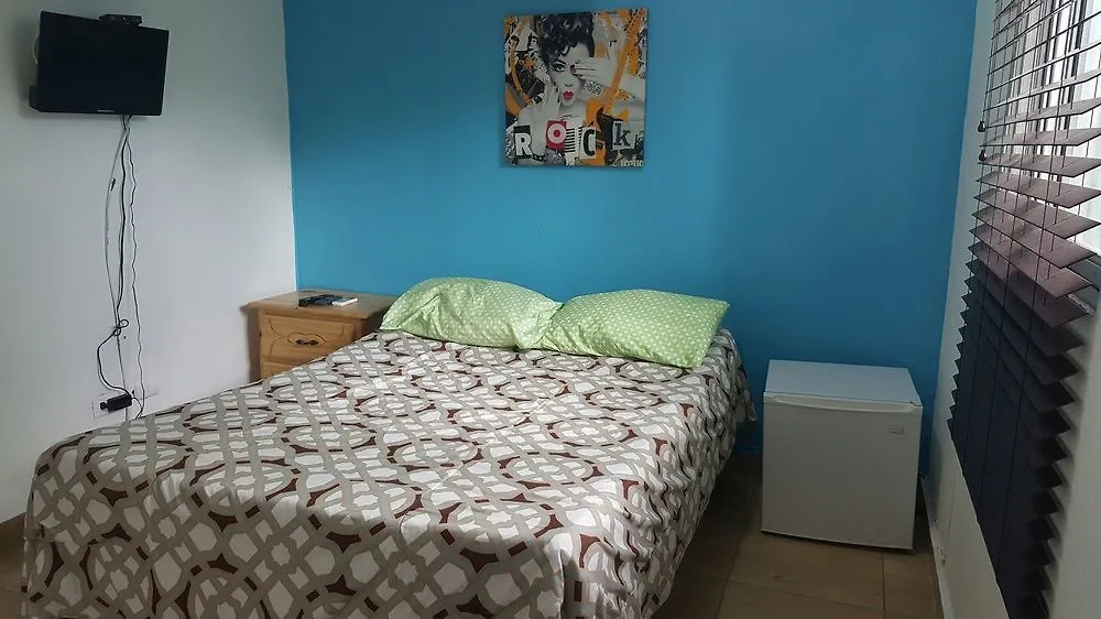 Dominishi Bed&Breakfast 聖多明哥 住宿加早餐酒店